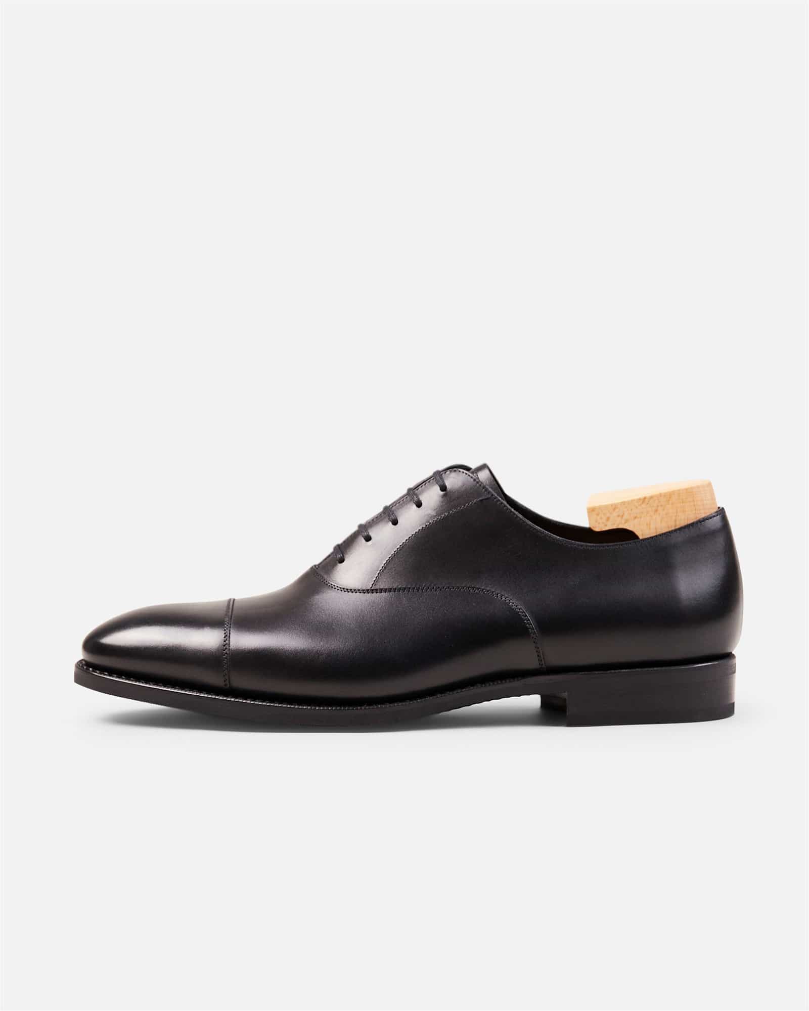 Cap Toe Almond Last Black
