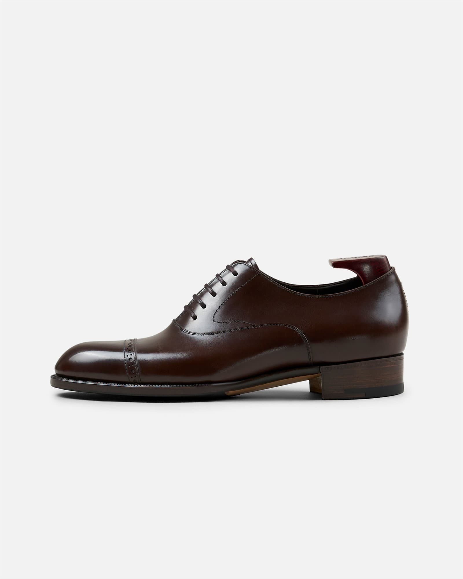Hand Welted Punched Cap Toe Vibram Sole R Last Brown