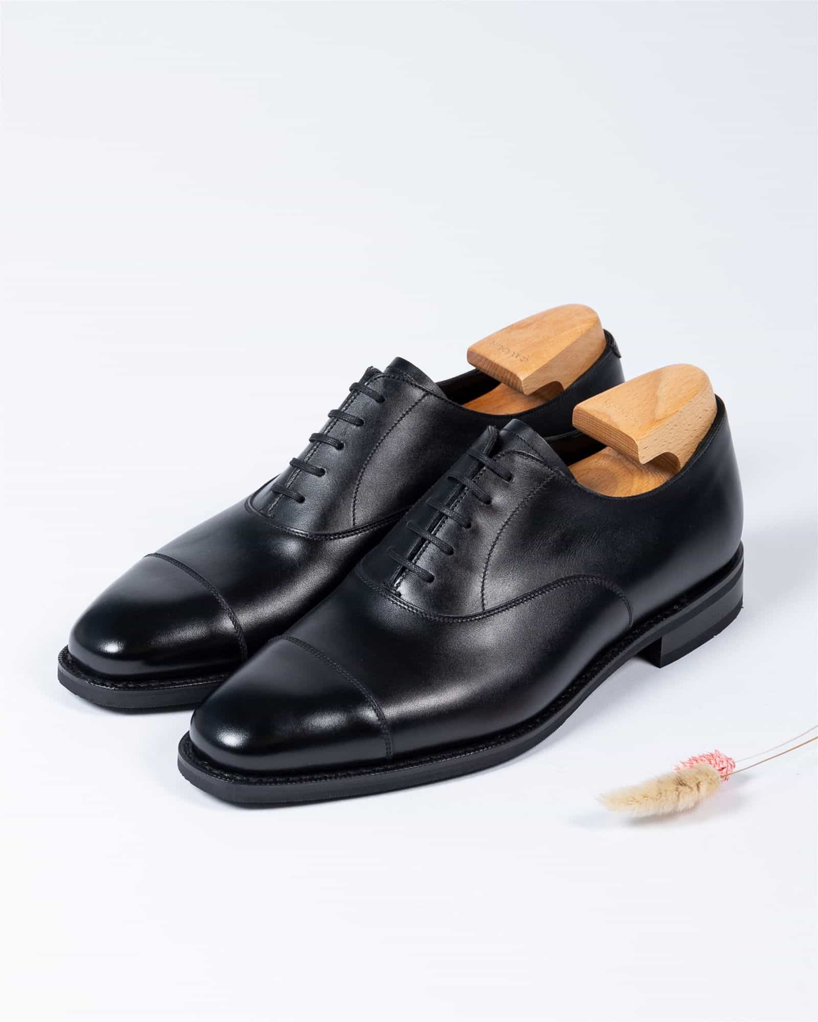 Cap Toe Soft Chisel Black
